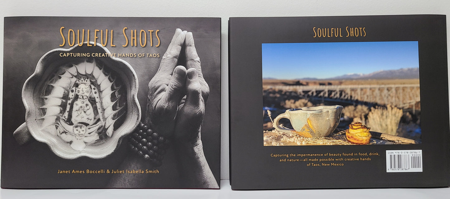 Latte Art: Soulful Shots (Coffee Table linen book)